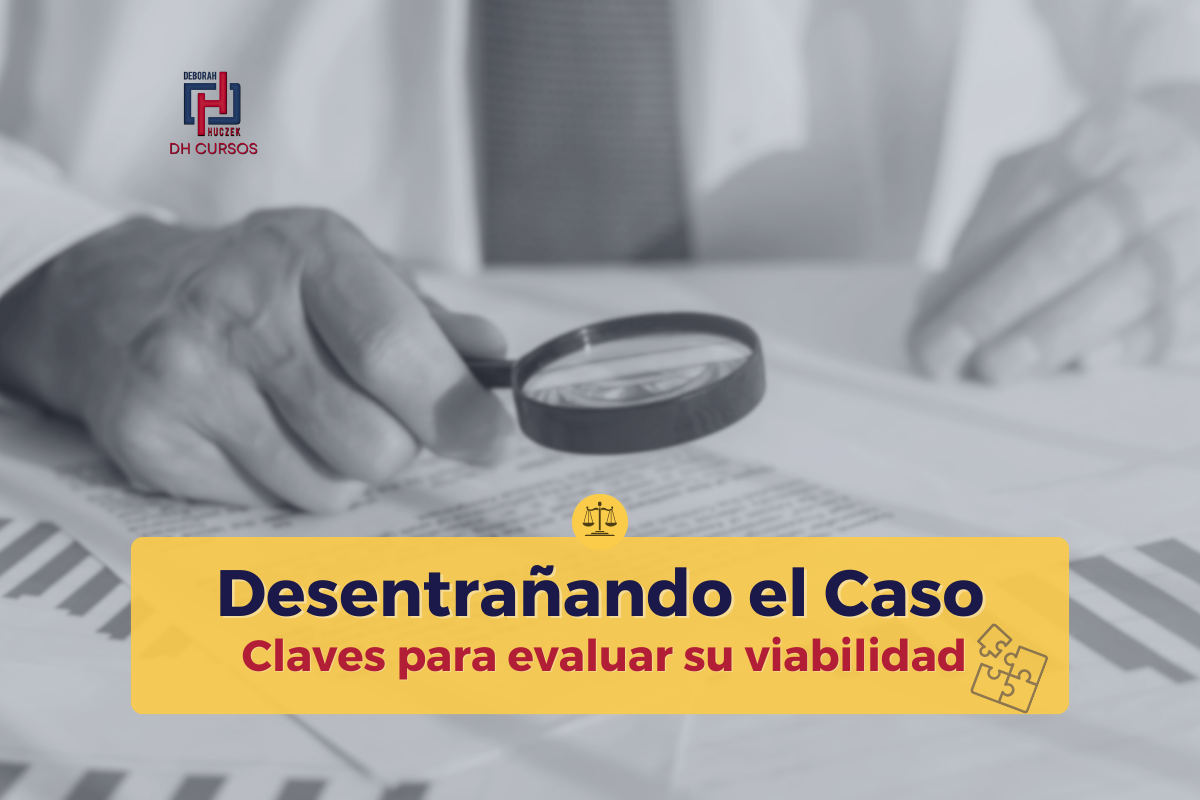 Cómo evaluar la fortaleza de un caso. Hombre inventigando un documento con una lupa